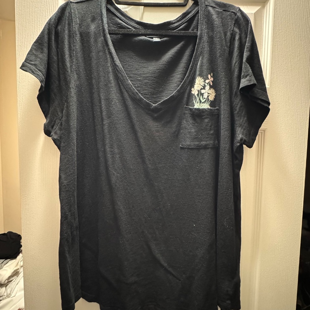 Women's Black V-Neck Pocket Tee with Floral Print